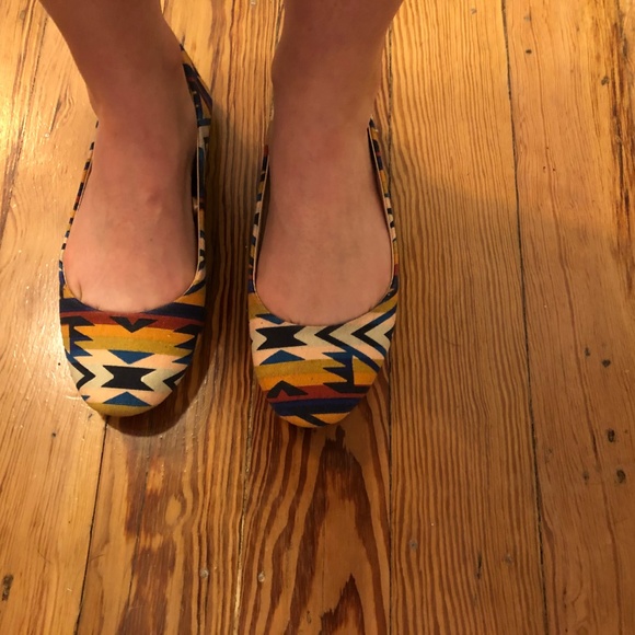 🔴sold🔴 Dollhouse Aztec Print Ballet Flats - Picture 3 of 5